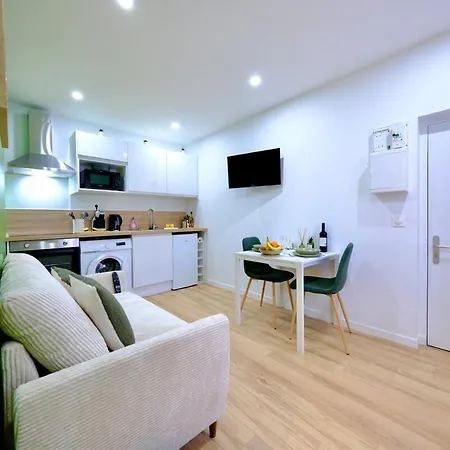 아파트 - Welcome To Laura Balneo