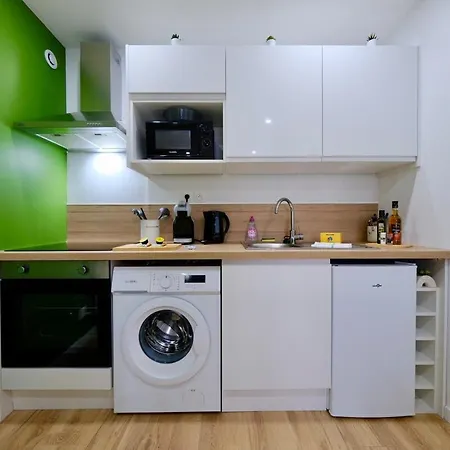 아파트 - Welcome To Laura Balneo