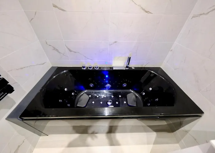 - Welcome To Laura Balnéo Appartement